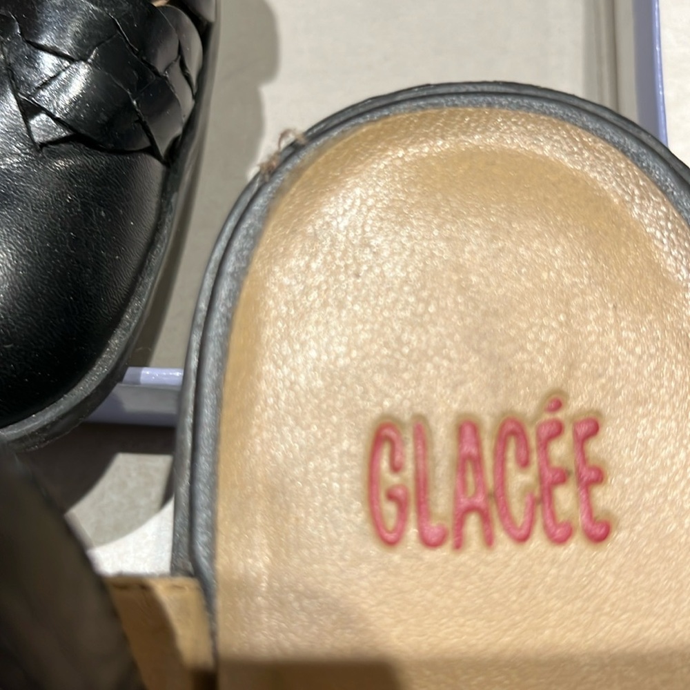 GLACE’E | Black Leather flat, strap shoe | Size 8.5 - Picture 3 of 4